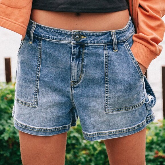 Volcom Woman's Denim Utility Shorts Size 26 Blue - Picture 3 of 7